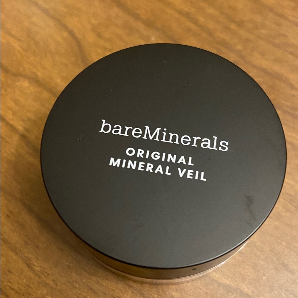 bareMinerals Original Mineral Veil Loose Setting Powder in Original Translucent - Picture 2 of 5